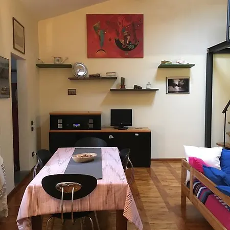 Lägenhet Sotto Il Tetto Di Sofia *