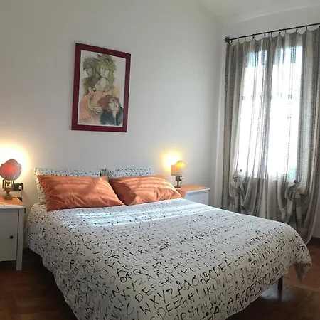 Lägenhet Sotto Il Tetto Di Sofia *